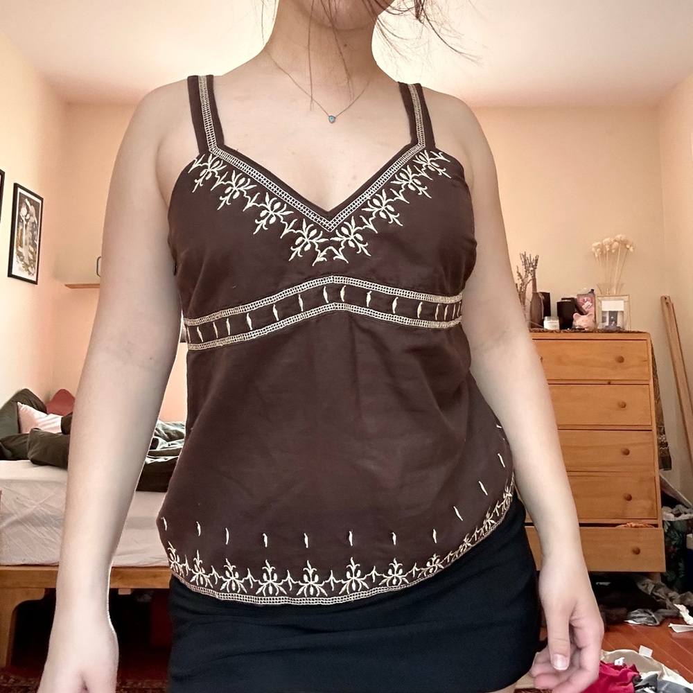 Vintage embroidered brown summery top!